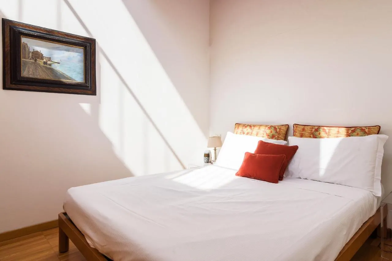 Quattro Passi Dalla Darsena Mailand Apartment