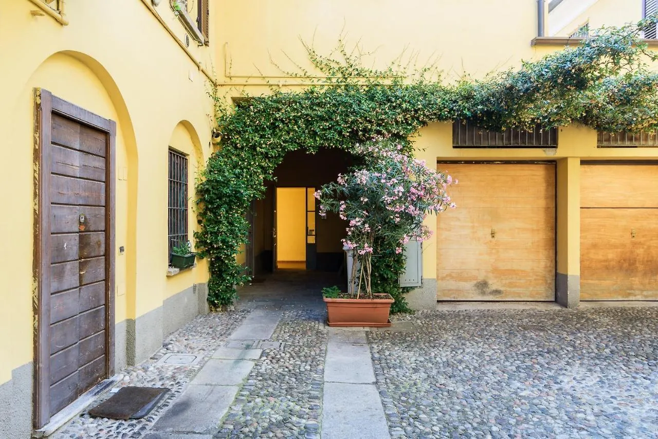 Apartment Quattro Passi Dalla Darsena Milan Italy