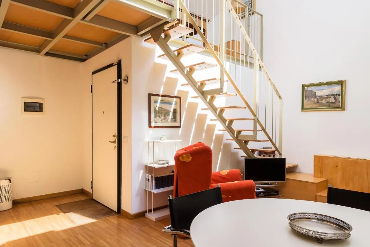 Quattro Passi Dalla Darsena Milan Apartment